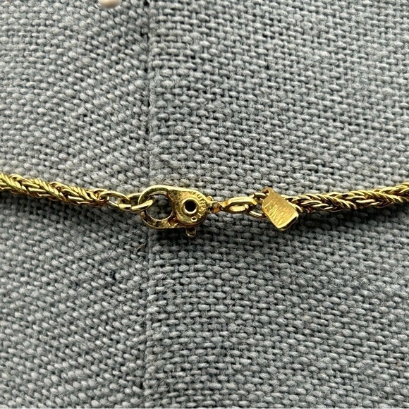 Vintage Monet Twisted Rope Gold Tone Chain 15" with Articulated Tassel Pendant - Picture 3 of 13